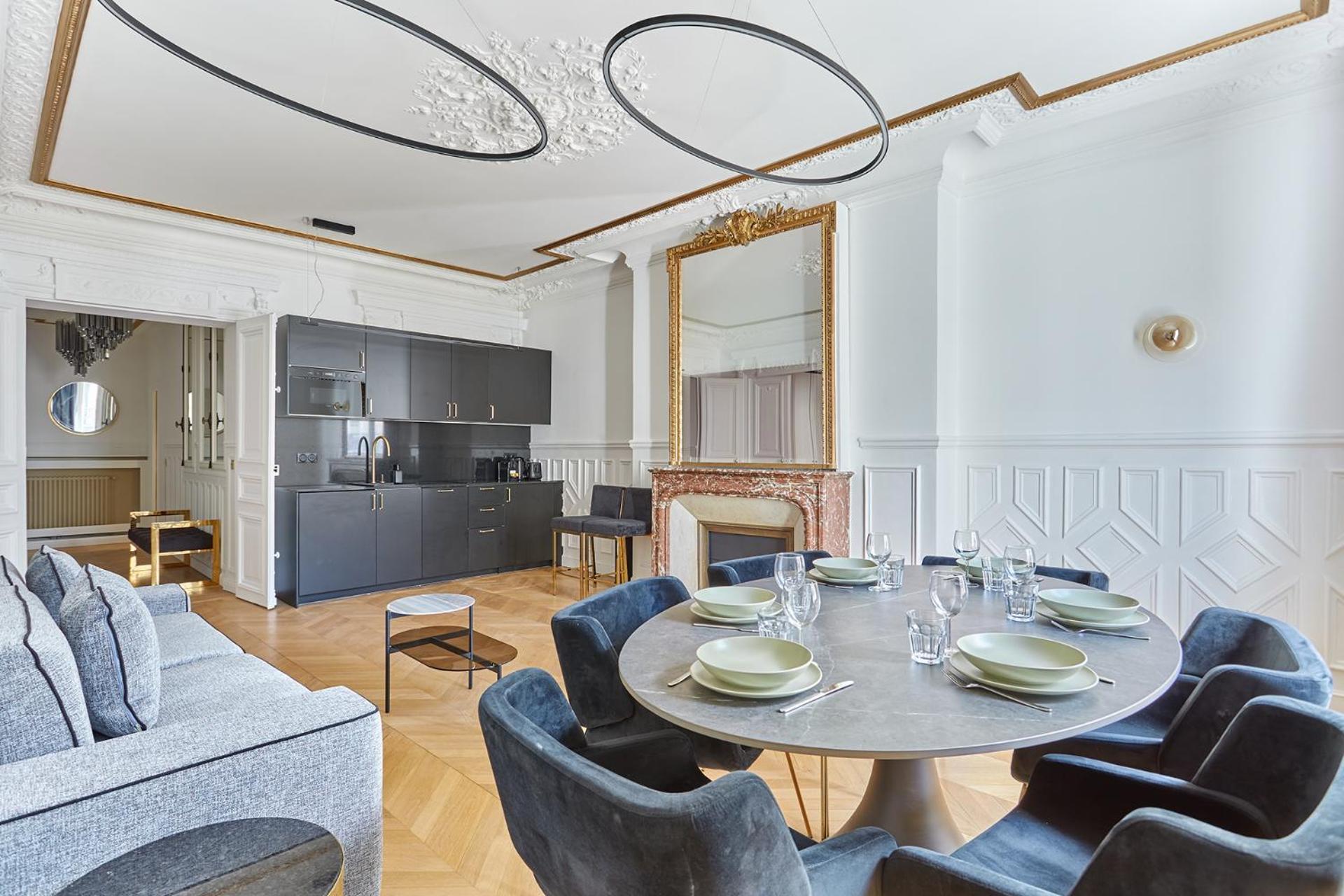Apartment Sublime Montaigne Arc De Triomphe By Studioprestige